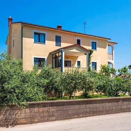 Appartement Lamanova *